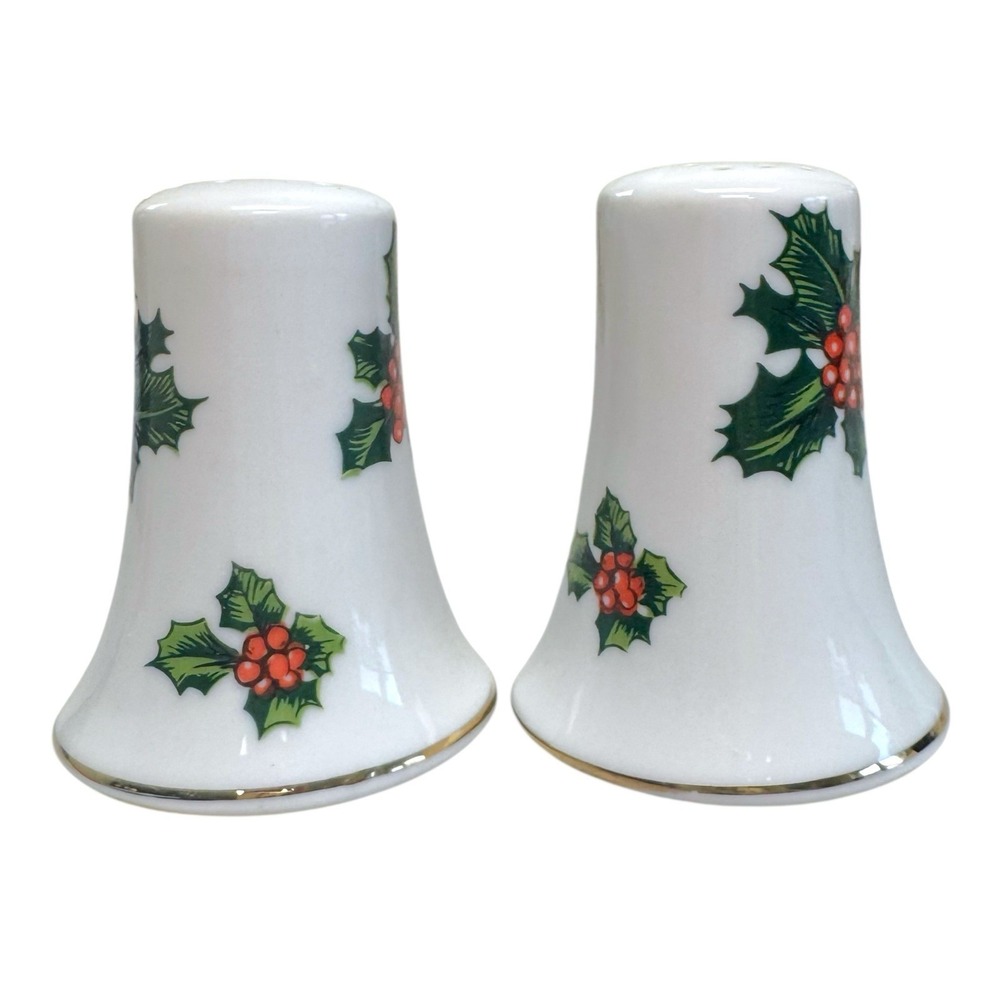 Vintage Lefton Hand-Painted Holly Berry Salt & Pepper Shakers 7955 Japan‎